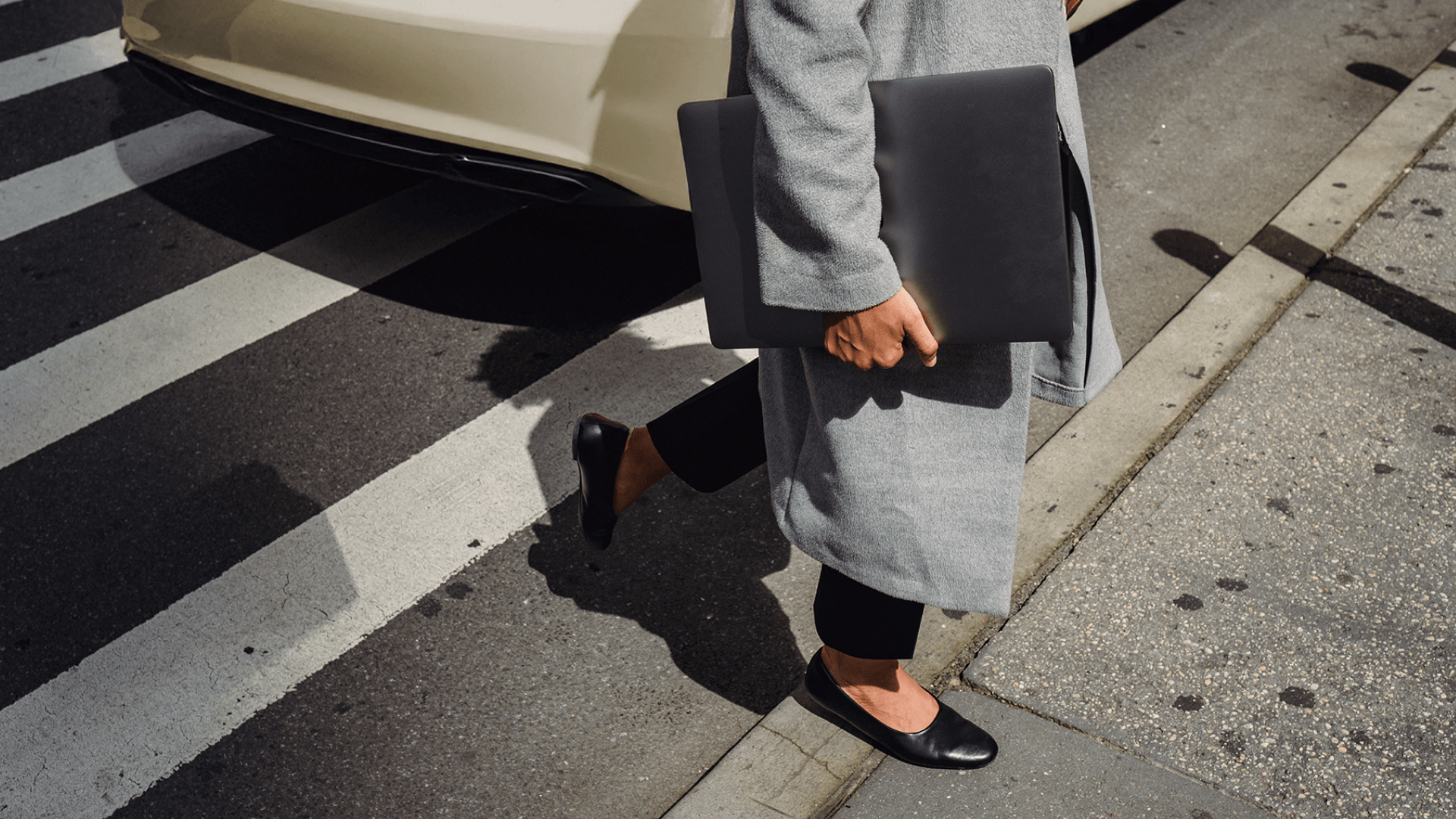 Frau-Dienstreise-Geschäftsreise-Business-Travel