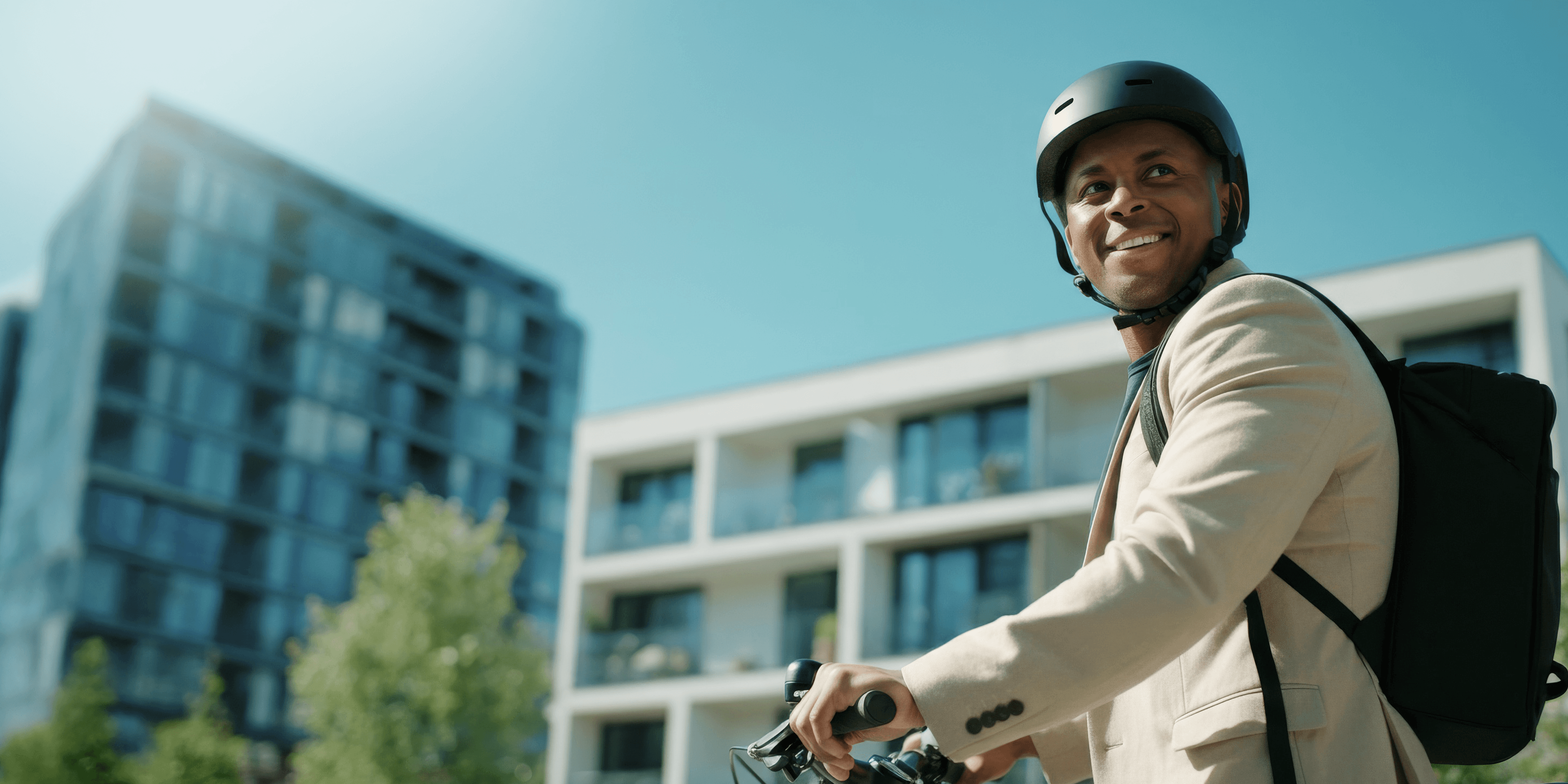 Employee searching for bike rental in FREENOW app to pay with their mobility budget