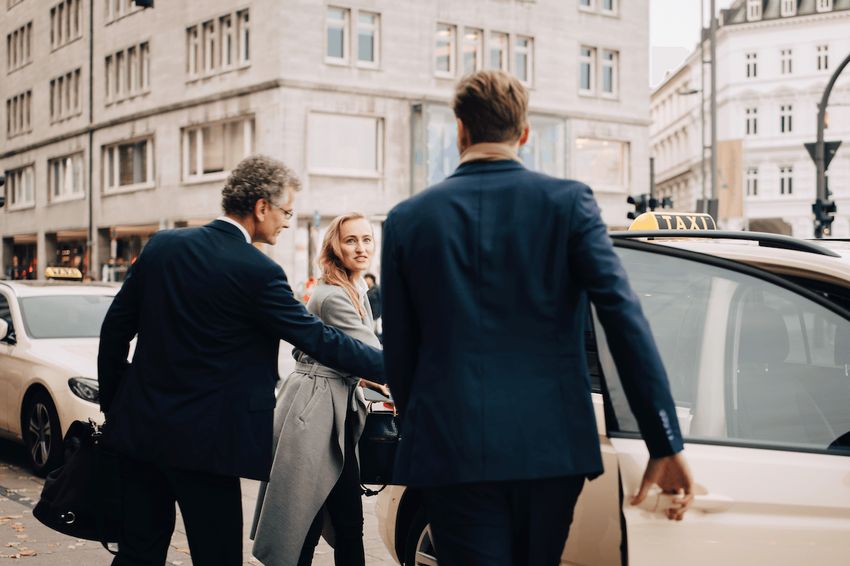 Elektrotaxi für Unternehmen