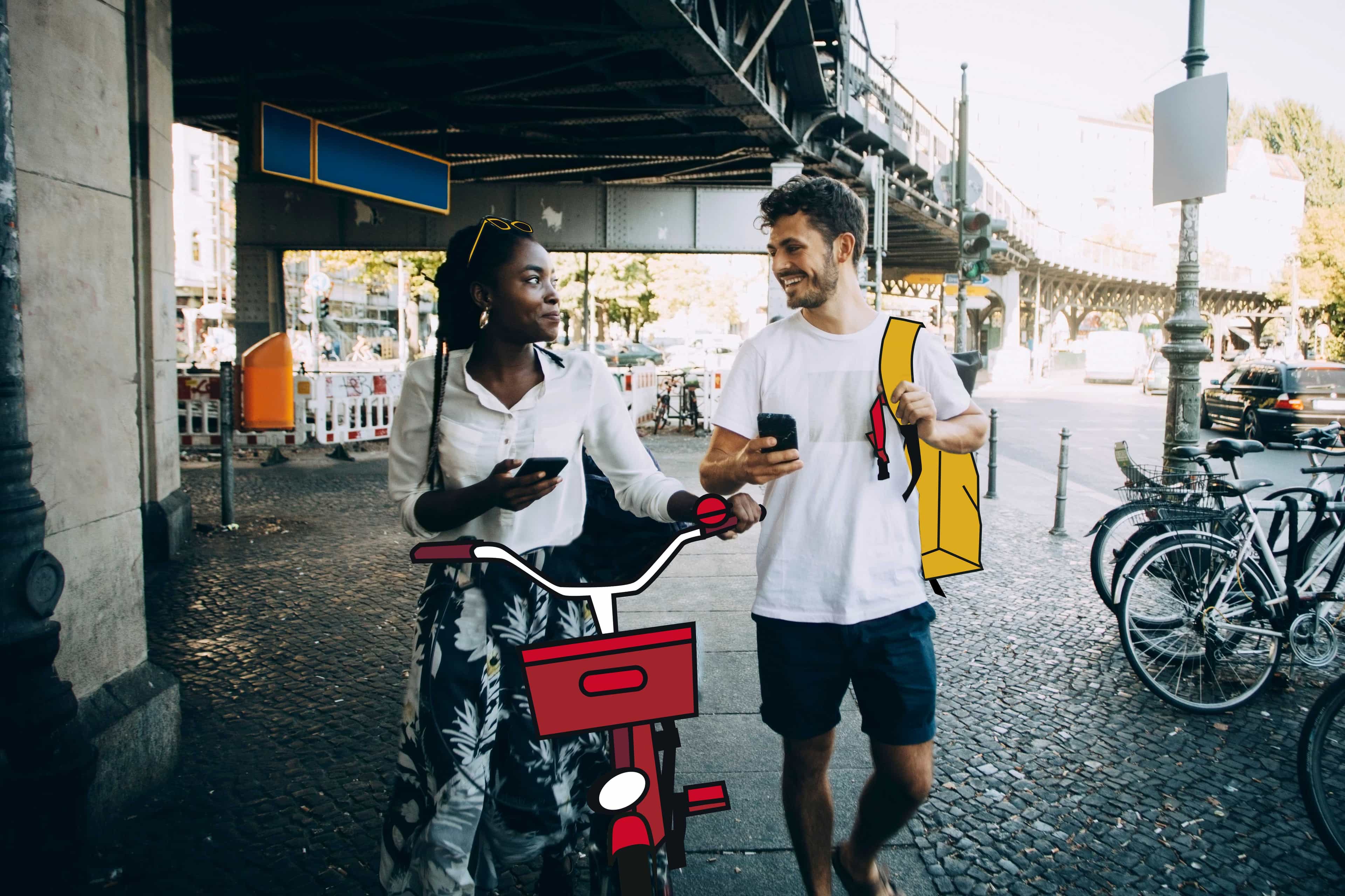 Due impiegati camminano per la strada mostrando un atteggiamento positivo